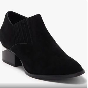 NWT!!! STEVE MADDEN BLACK SUEDE SHOES